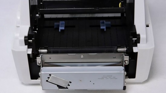 เครื่องพิมพ์บาร์โค้ดพร้อมเครื่องตัดอัตโนมัติ: การตัดที่มีประสิทธิภาพสูงช่วยเพิ่มผลผลิต
